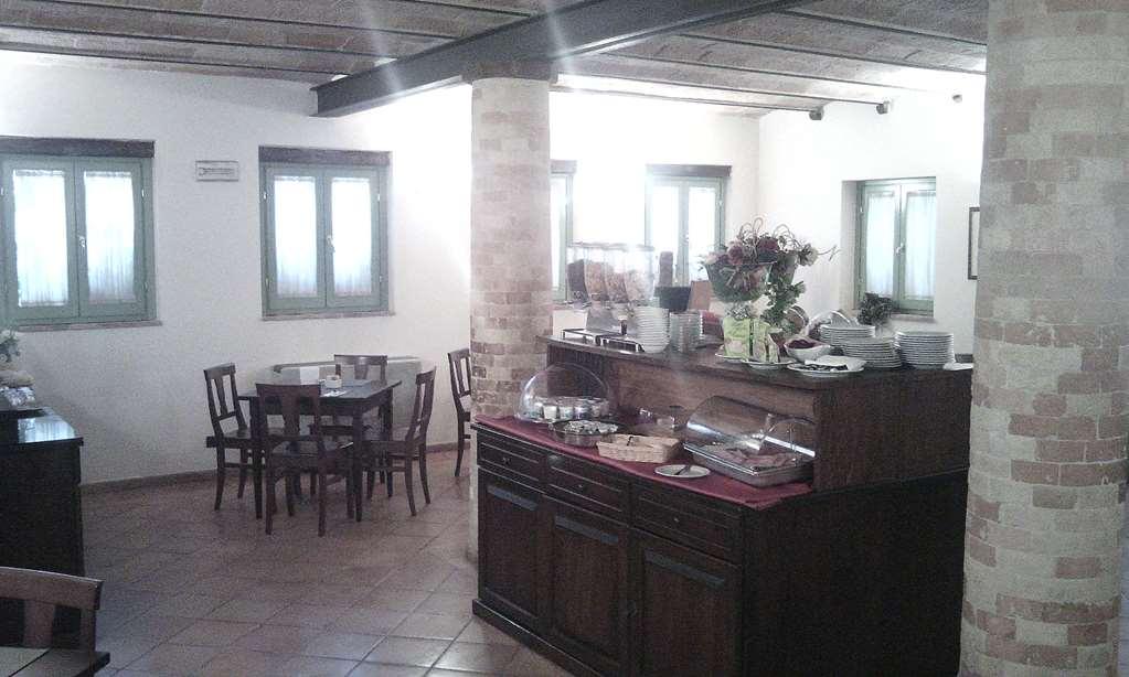 Hotel San Claudio Корридония Ресторан фото